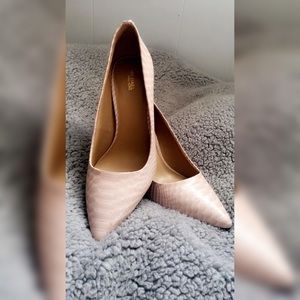 Michael Kors Claire Embossed pumps